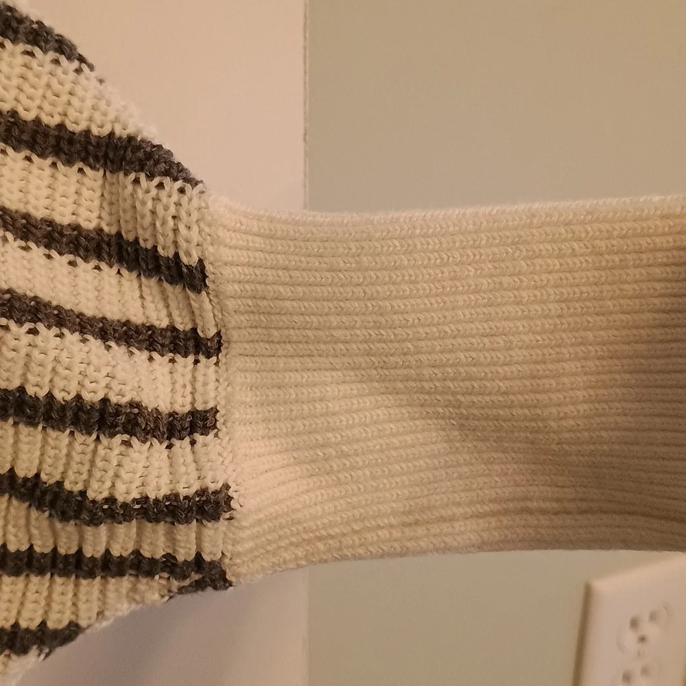 Express Striped Knit V-neck Top- Size Small- 1/2 Sleeve